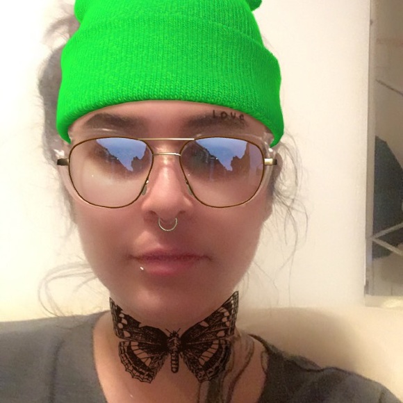 Meet your Posher, Pascale - Picture 1 of 1